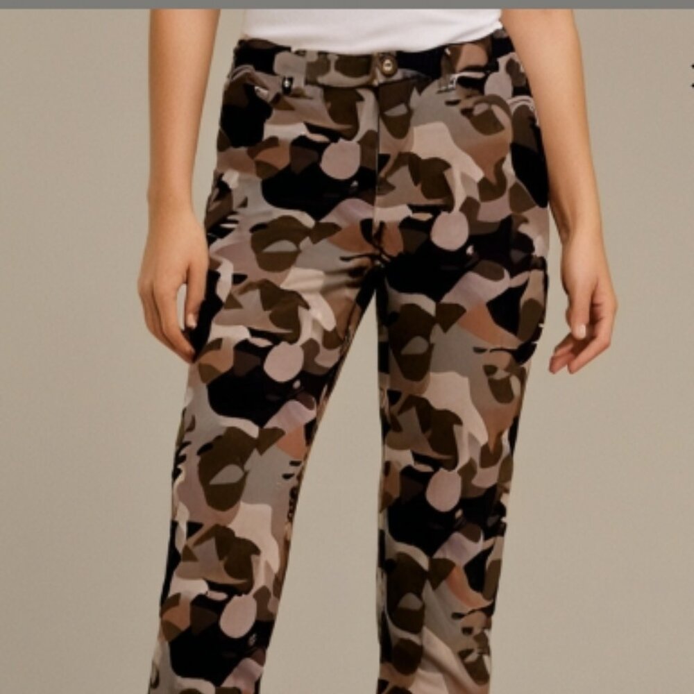 LOGO by Lori Goldstein Women's Printed Straight Cargo Jeans Black/Brown Camo Sz8